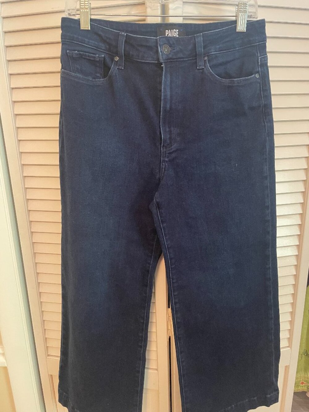 Page canvas. Blue size 30